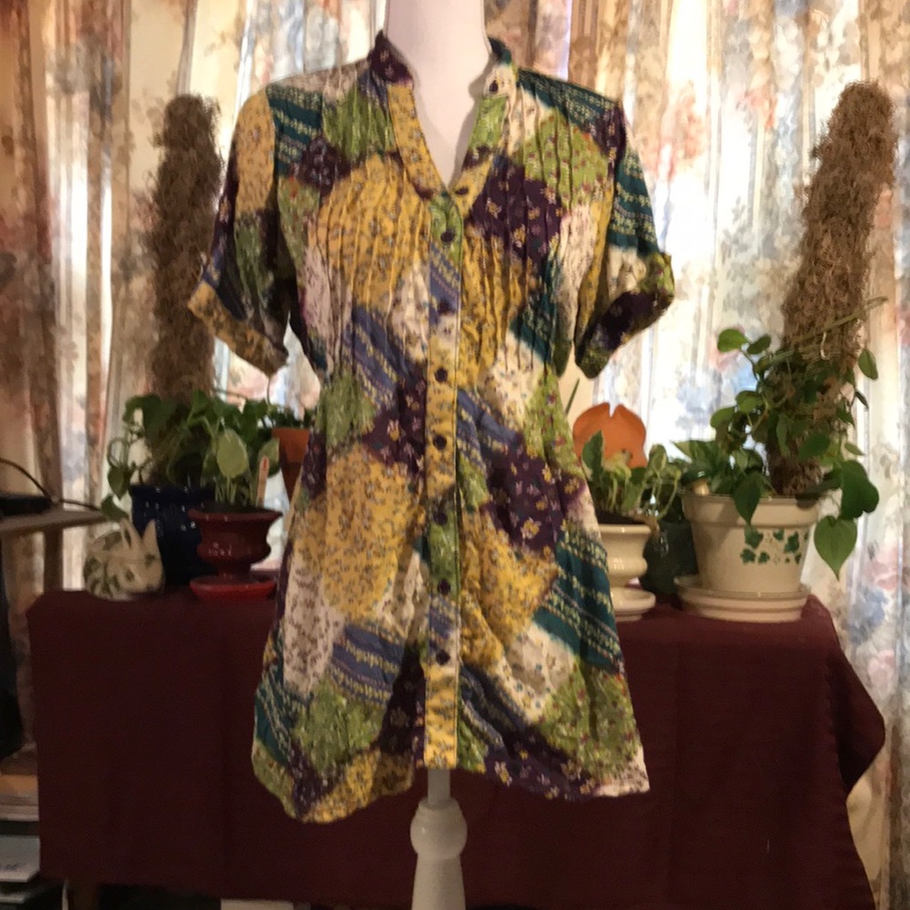 Multi color button front top